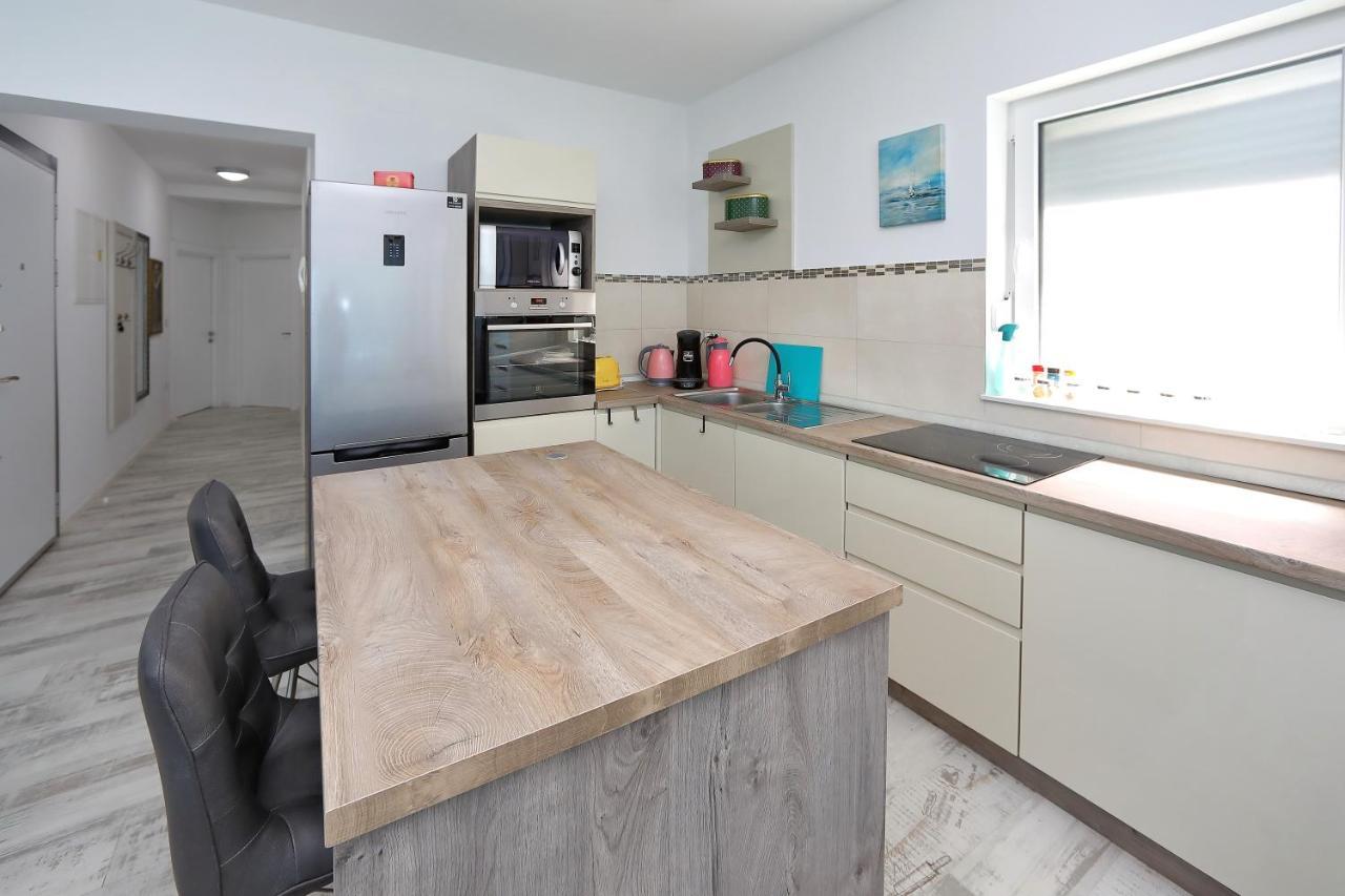 Apartmani Marina S Pogledom, Sukošan Exterior foto